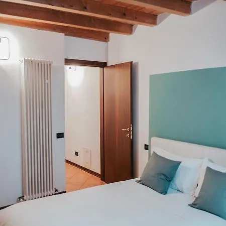 Tra Le Di Reggio - Zaccagni Daire *