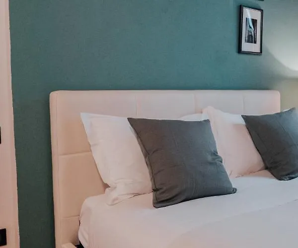 Tra Le Di Reggio - Zaccagni * 레조넬에밀리아